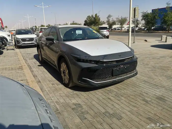 تويوتا كروان بريميوم 2025 سعودي 2