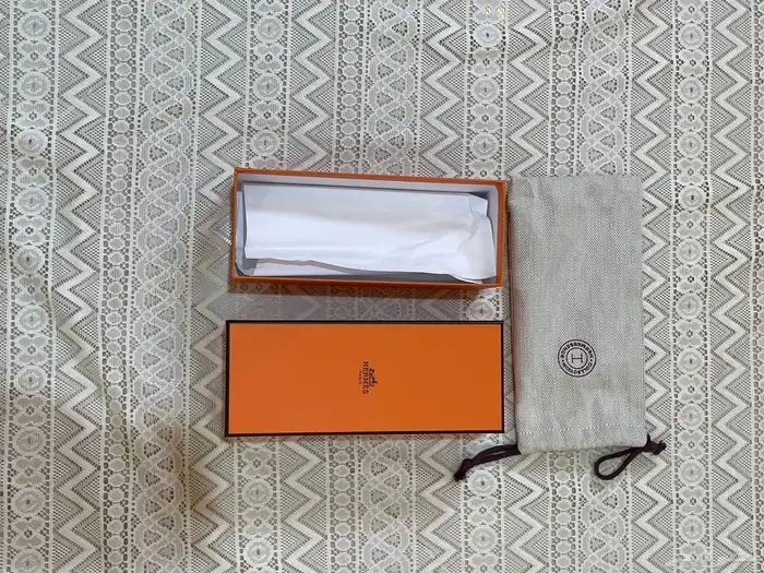 أكياس ماركات براندات أصلية عالمية  بوكسات ماركات عالمية 8