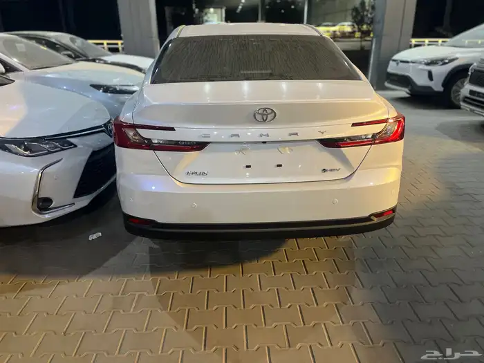 كامري E بلس ابيض هايبرد 2025 كاش تقسيط جميع البنوك 0
