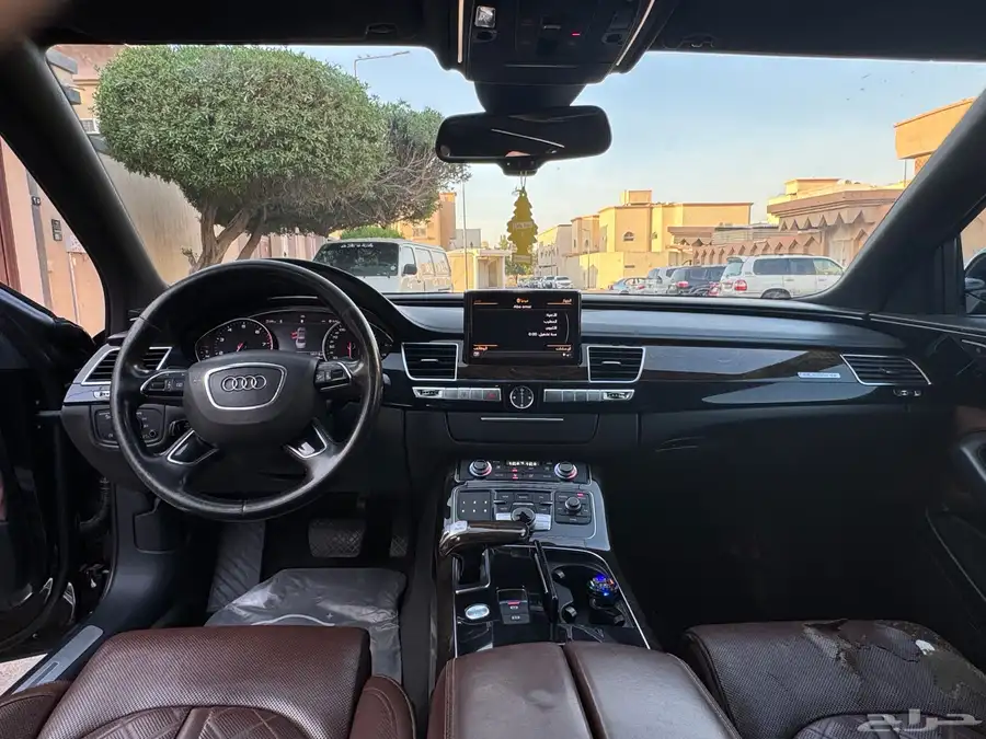 2012 Audi A8L 10