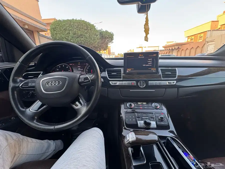2012 Audi A8L 9