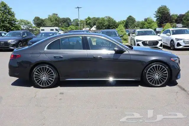 مرسيدس اي كلاس 2024 E 350 4MATIC شاشة سوبر سكرين 3
