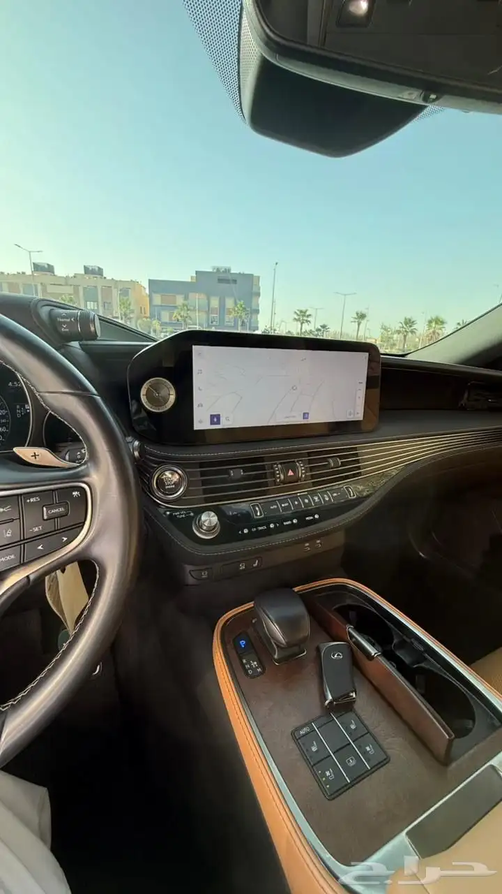 لكزس LS 2023 11