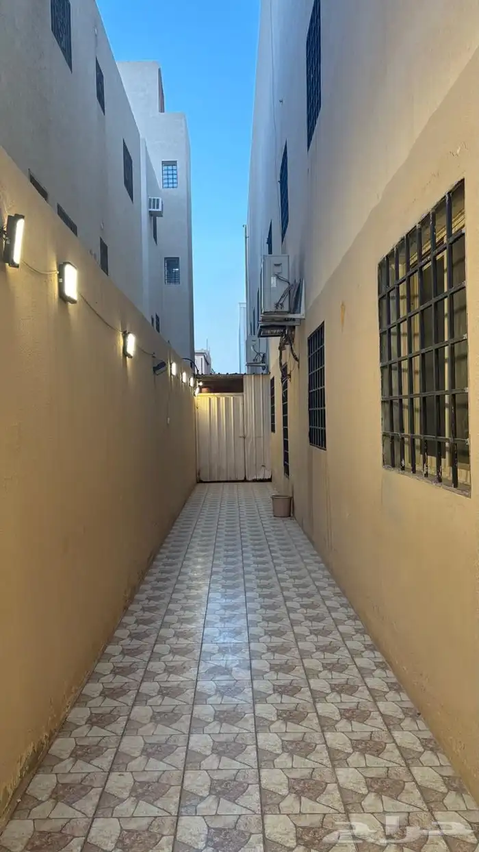 للبيع شقه أرضية بظهرة لبن شارع النماص ب 750 الف 6