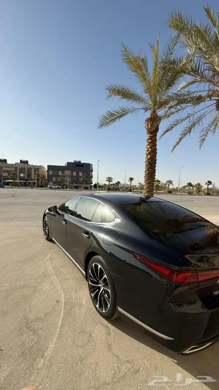 لكزس LS 2023 4