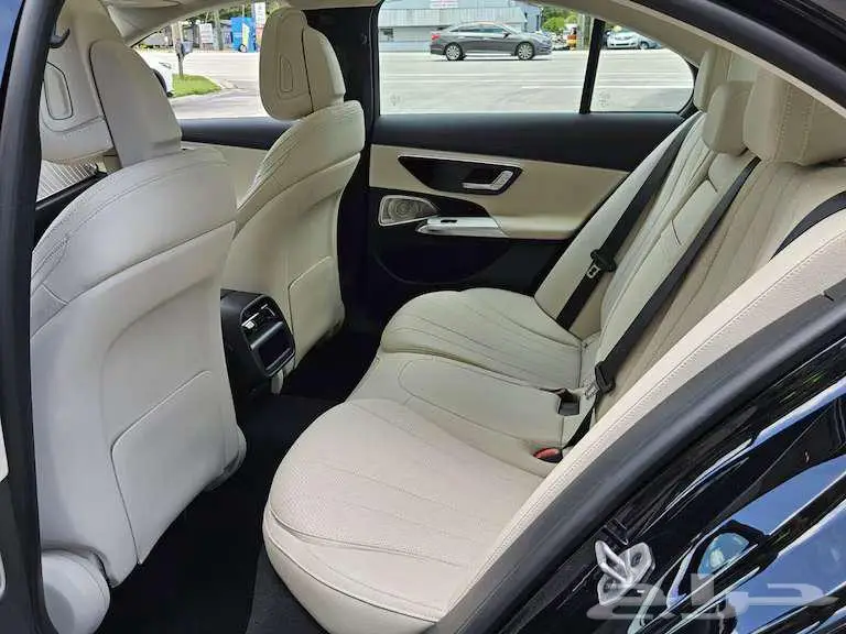 2025 Mercedes-Benz E-Class E 350 4MATIC Sedan 13