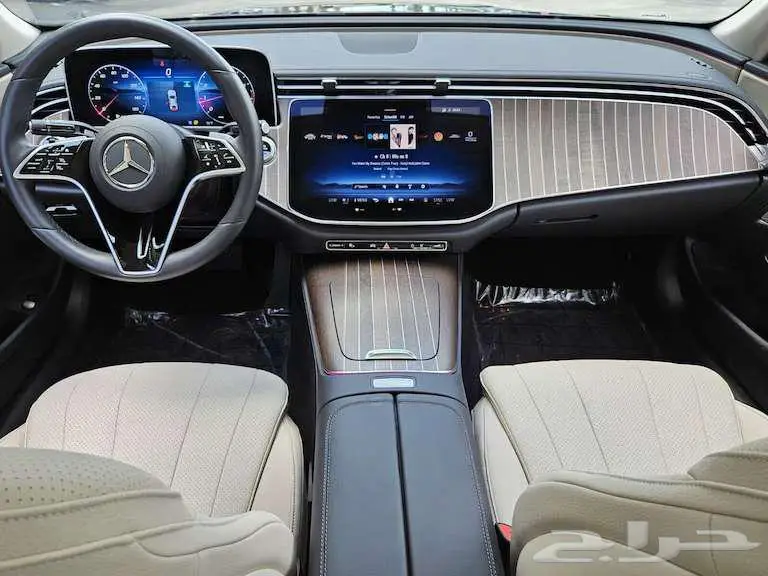 2025 Mercedes-Benz E-Class E 350 4MATIC Sedan 10