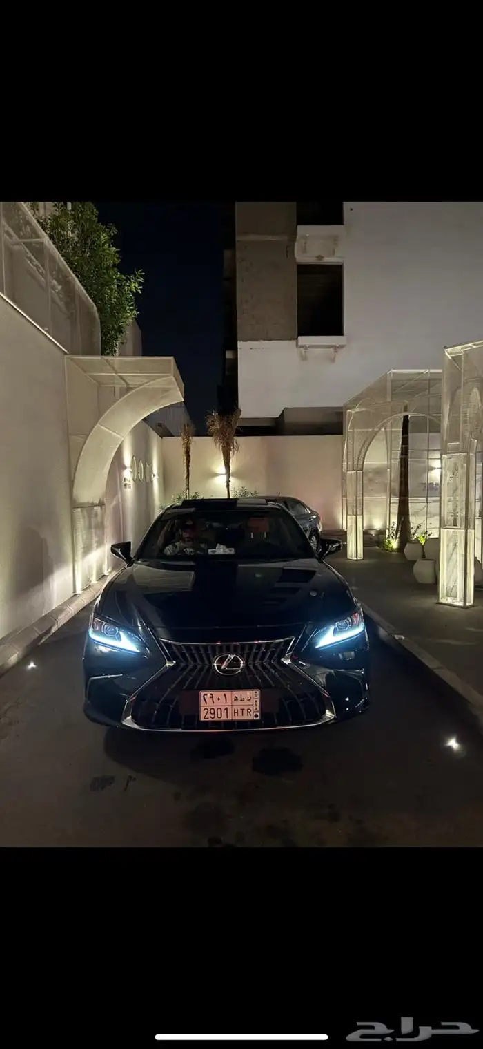 شمعات لكزس نظيفة جدا  بدون عيوب ES 0