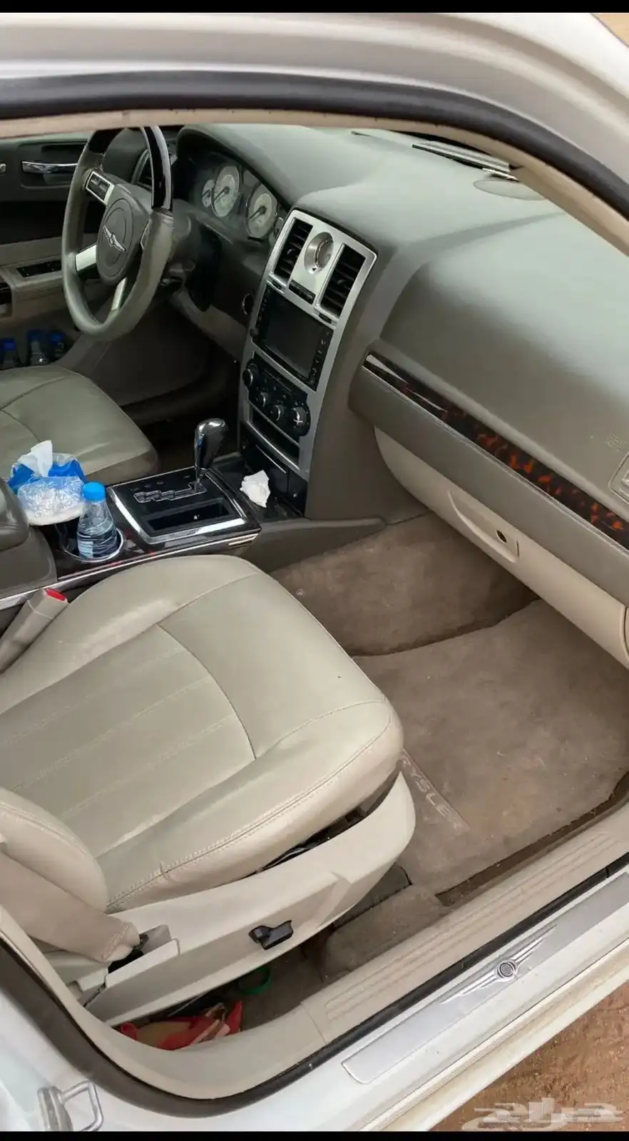 كرايسلر c300 2010 V8 لوحة مميزة 11