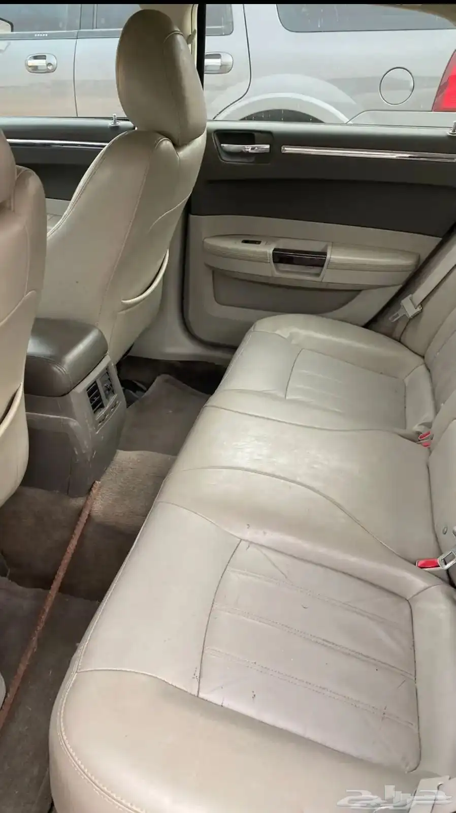 كرايسلر c300 2010 V8 لوحة مميزة 10