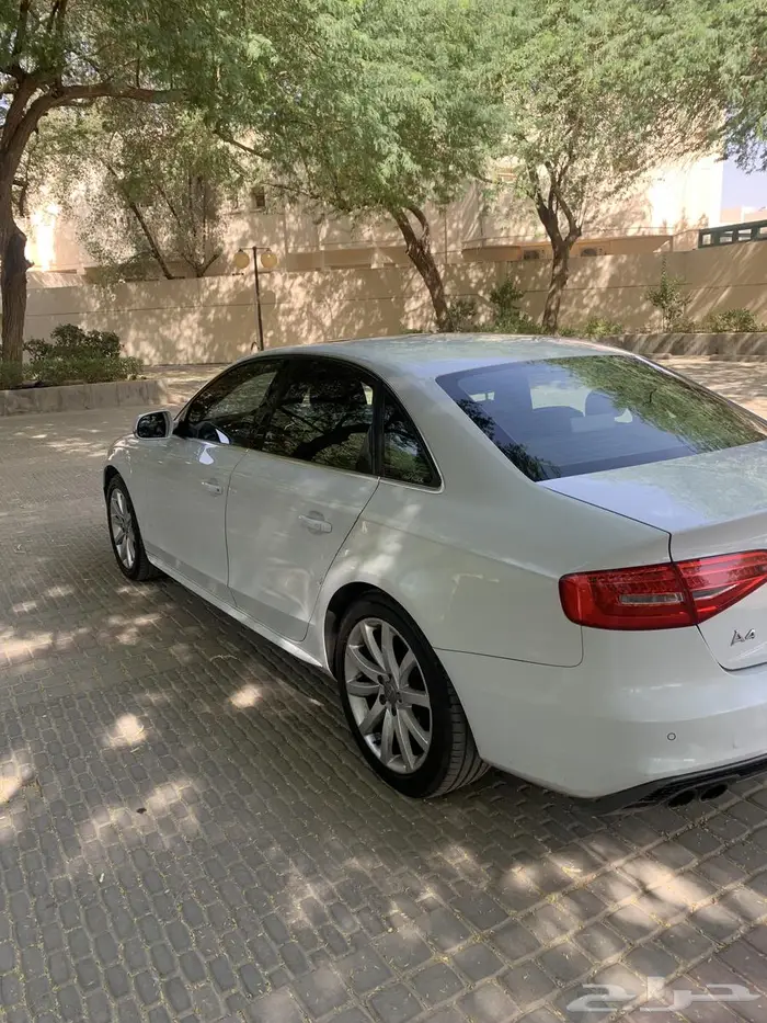 اودي A4 2016 11