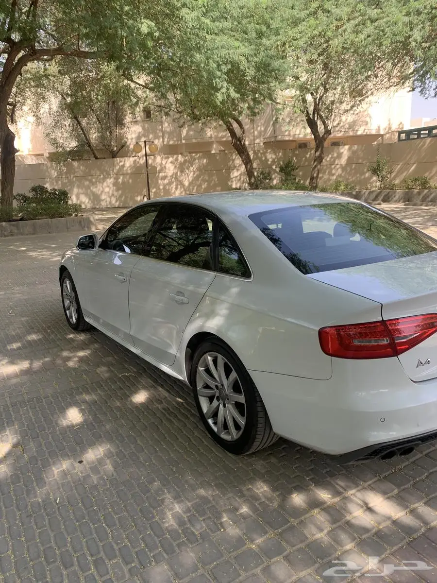 اودي A4 2016 11