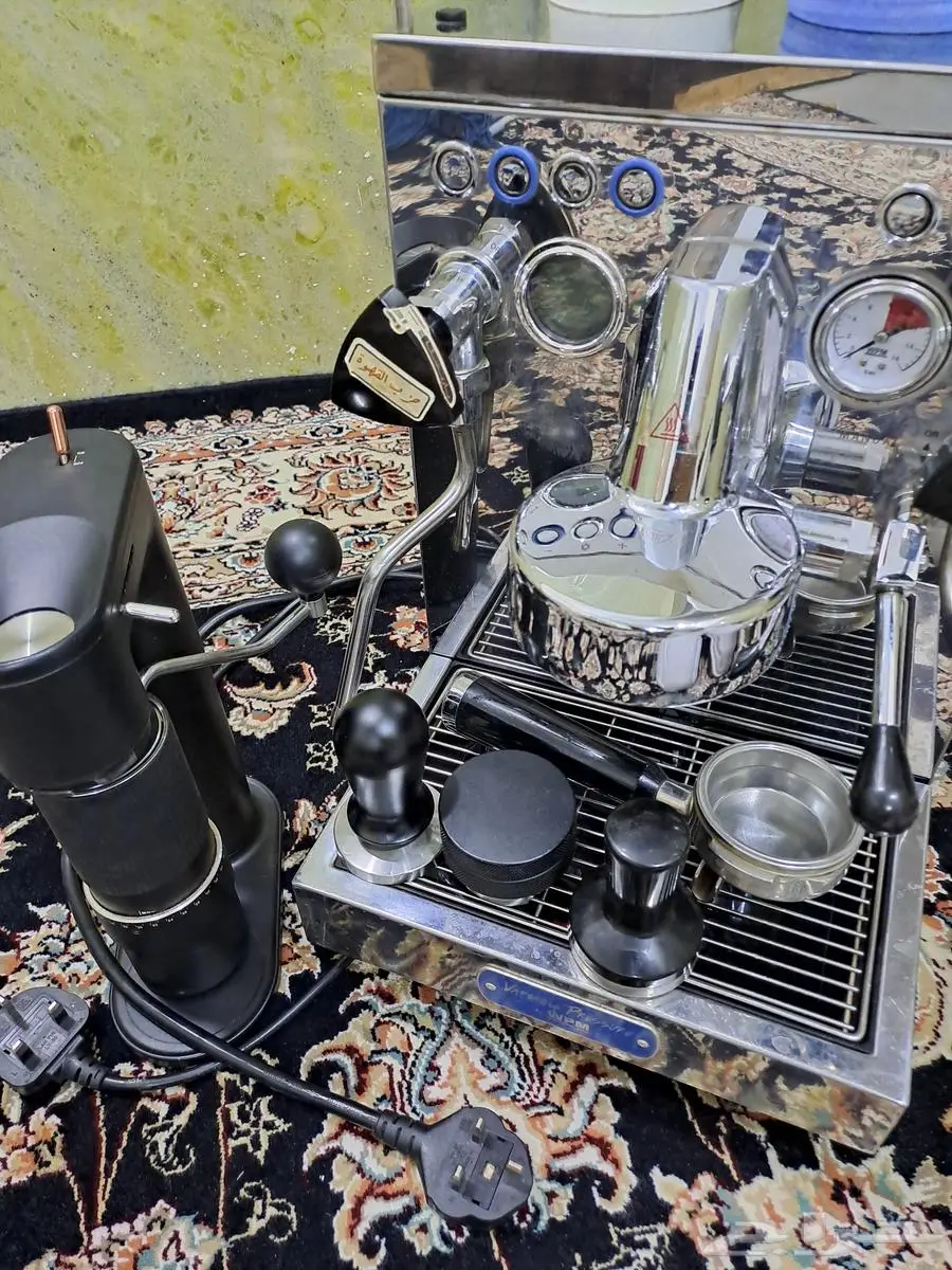 آلة قهوة للبيع ومطحنة 2