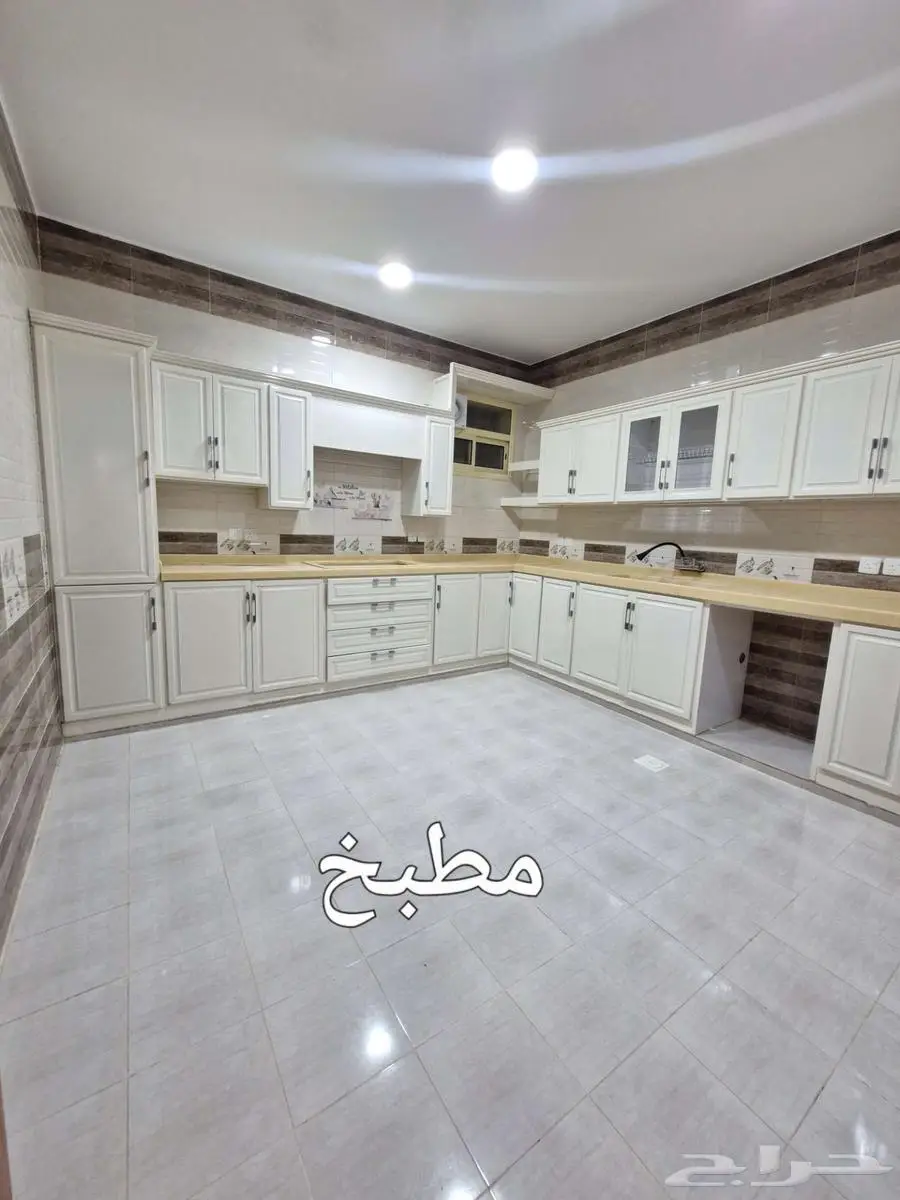 دور أرضي للإيجار حي درة المنسك 11