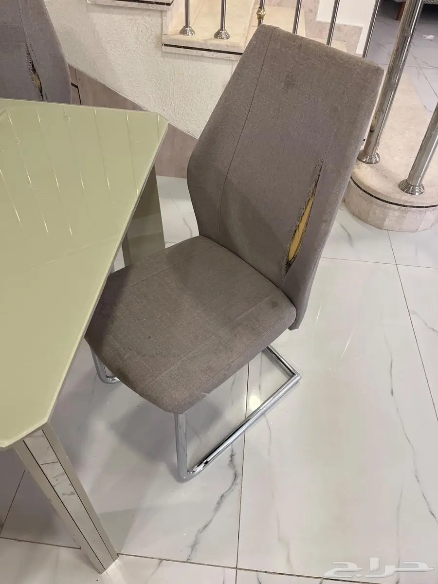 طاولة طعام 6 كراسي ودولاب بوفيه 2