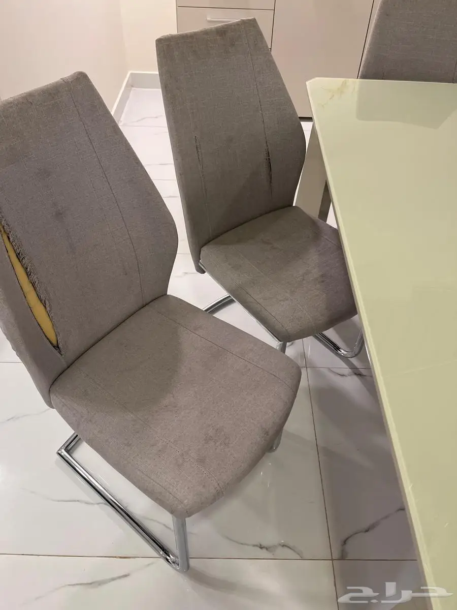 طاولة طعام 6 كراسي ودولاب بوفيه 1