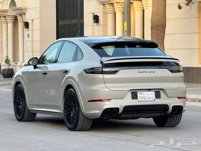 بورش كايين GTS موديل 2022 تحت الضمان 12