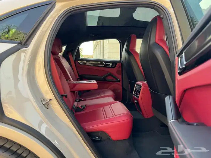 بورش كايين GTS موديل 2022 تحت الضمان 30