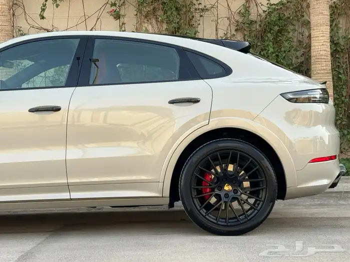 بورش كايين GTS موديل 2022 تحت الضمان 65