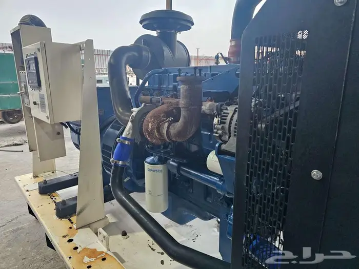 للبيع مولد كهرباء بركنز تم بيع الازرق فقط الاصفر متوفر 10