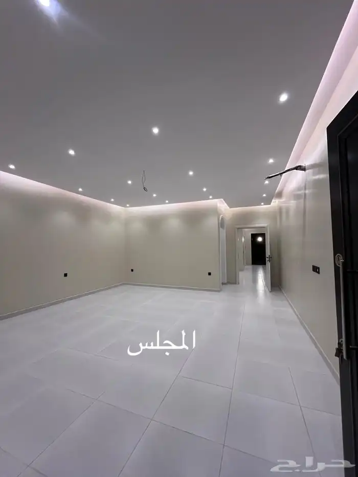 فله للبيع في حي القصر 2