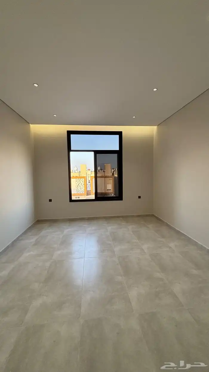 عماره فيها 3 شقق كل شقه 5 غرف 9