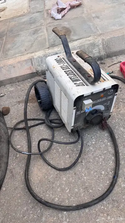 للبيع مكينه لحام وقصاصه 4