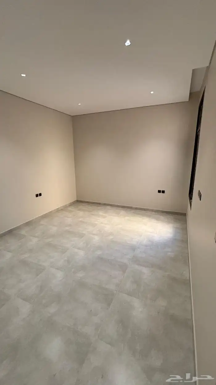 عماره فيها 3 شقق كل شقه 5 غرف 14