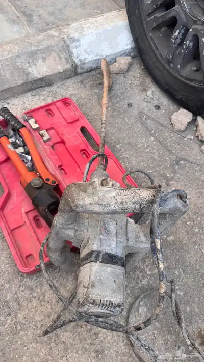 للبيع مكينه لحام وقصاصه 7