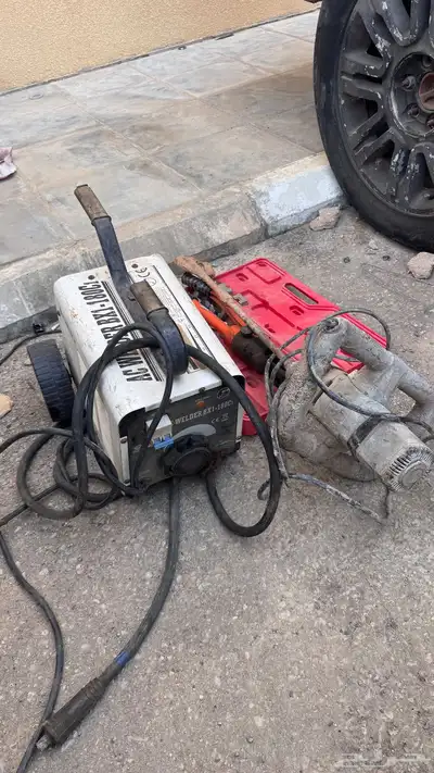 للبيع مكينه لحام وقصاصه 9