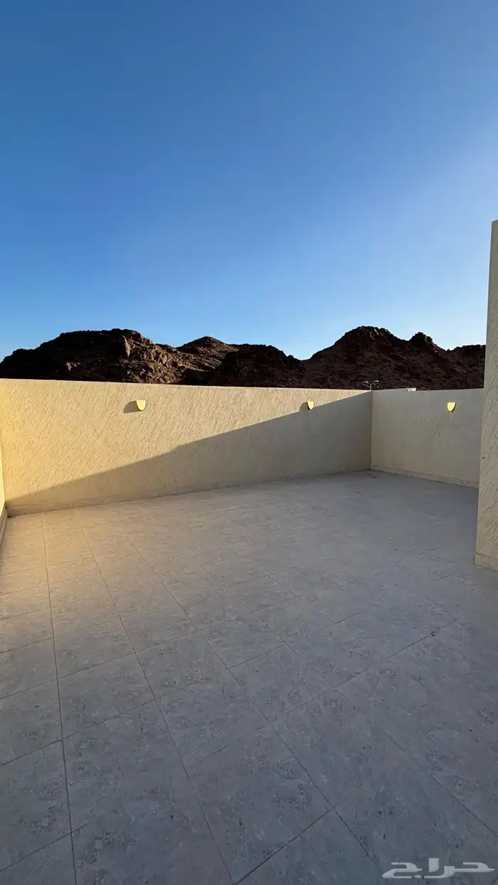 عماره فيها 3 شقق كل شقه 5 غرف 0