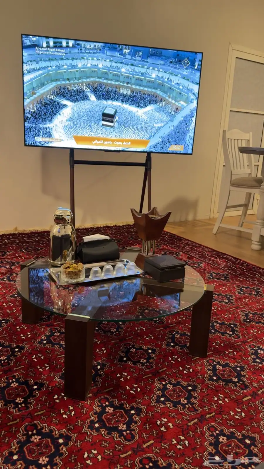 طاولة قهوة زجاج أنيقة   بحالة ممتازة 0