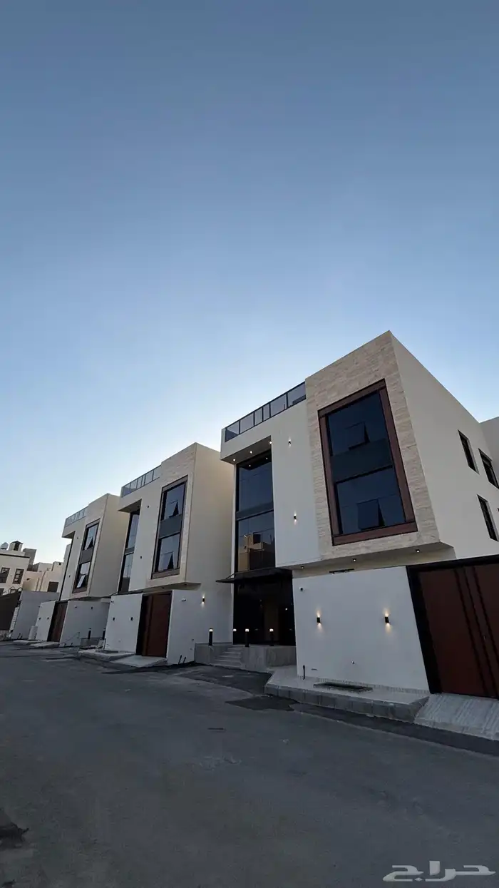 عماره فيها 3 شقق كل شقه 5 غرف 2