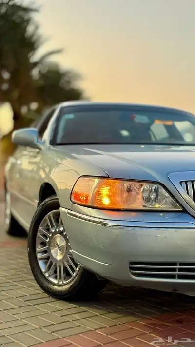 لينكولن تاون كار 2010 index
