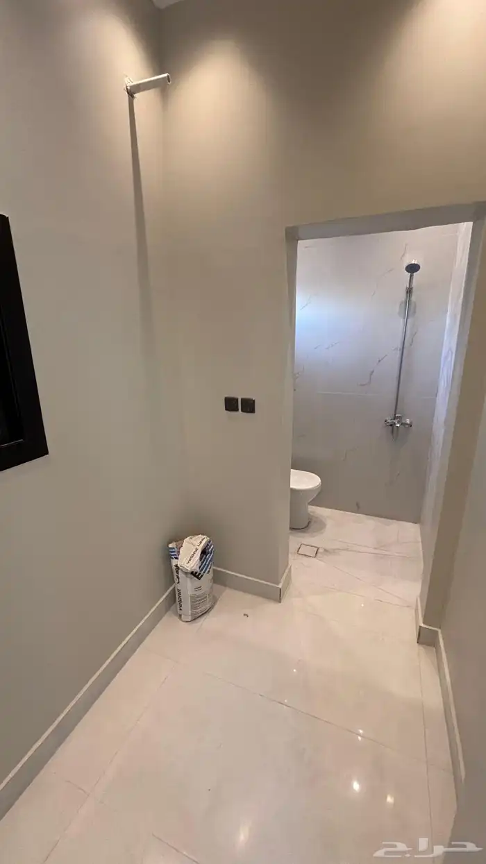 عماره فيها 3 شقق كل شقه 5 غرف 1