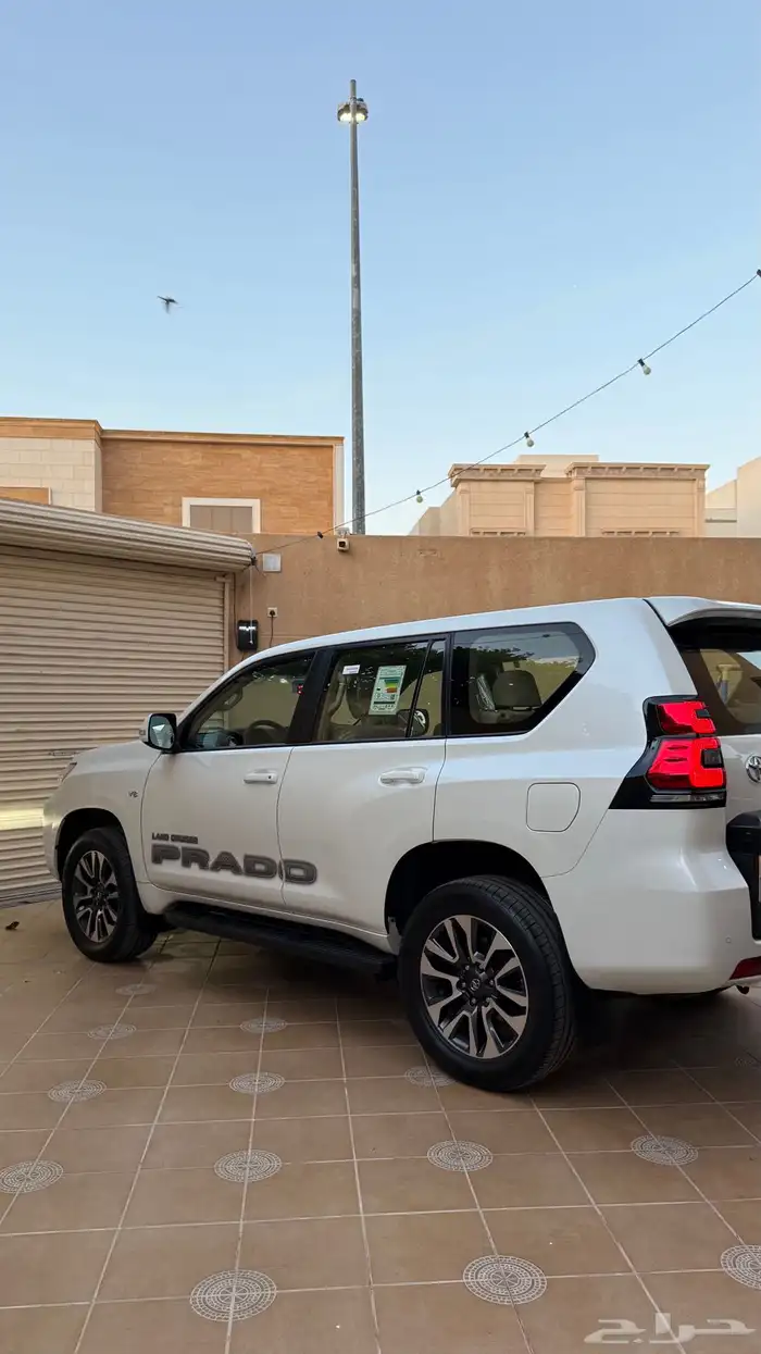 برادو موديل 2023 نظيف جدا 6