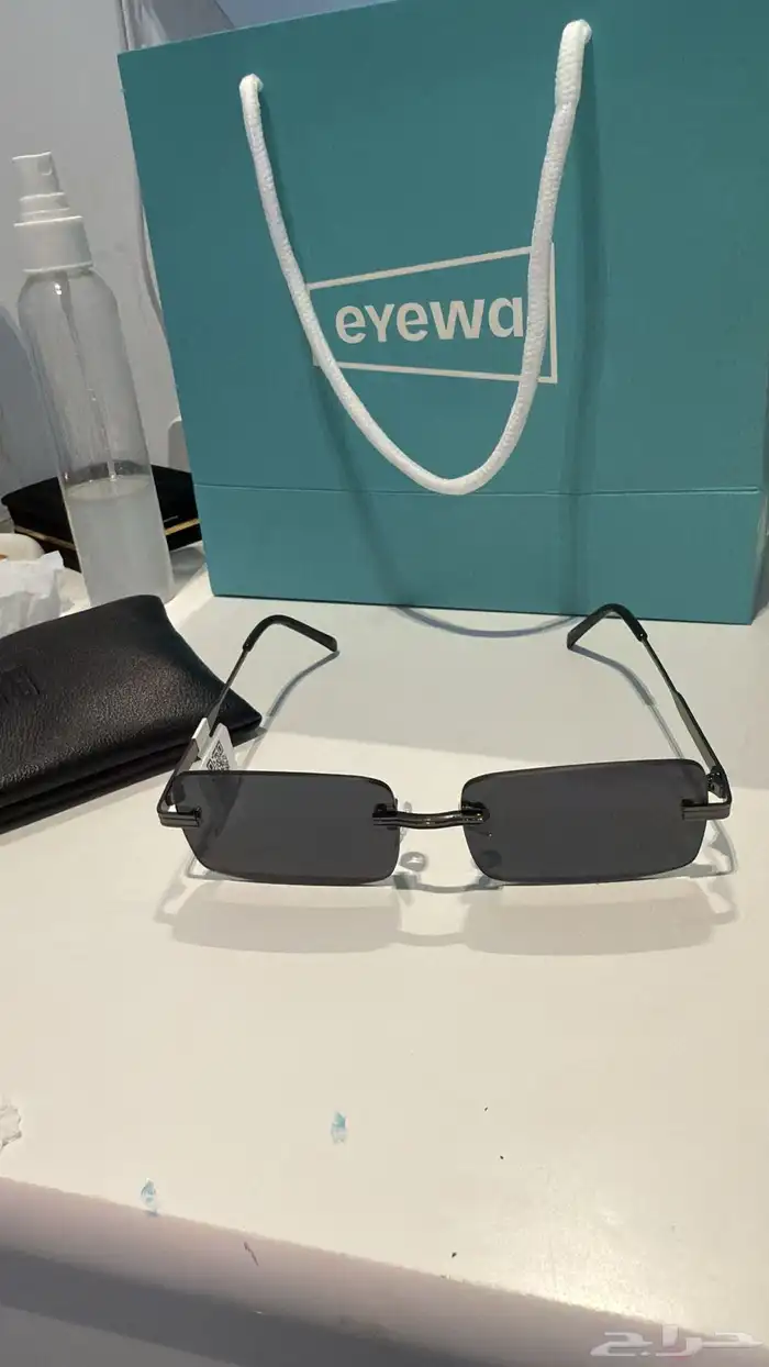 نظارة Unisex من (ايوا) جديدة وغير مستخدمه مع ملحقاتها 4