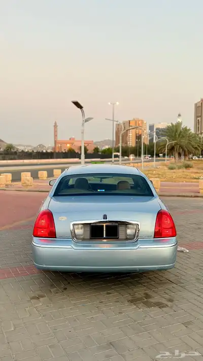 لينكولن تاون كار 2010 index