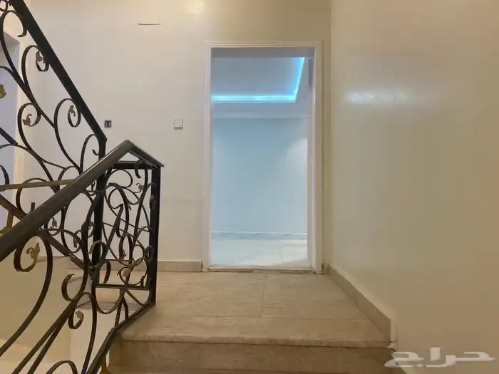 فيلا دورين وملحق للبيع في الواحة 4