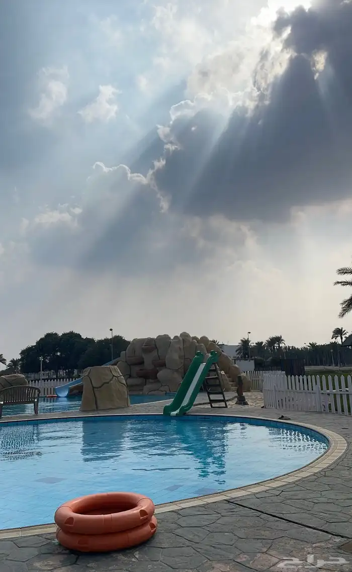 العاب بحريه وترفيه صيفيه في شاليه على البحر الهاف مون 21