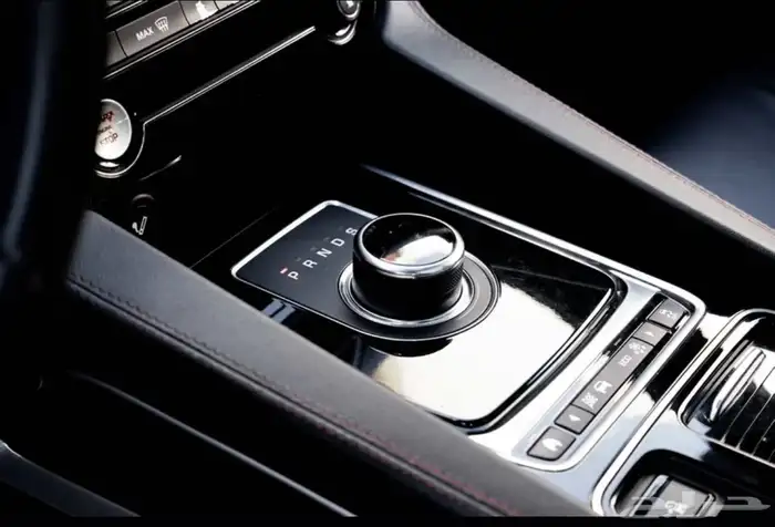 جاكوار F-pace 29