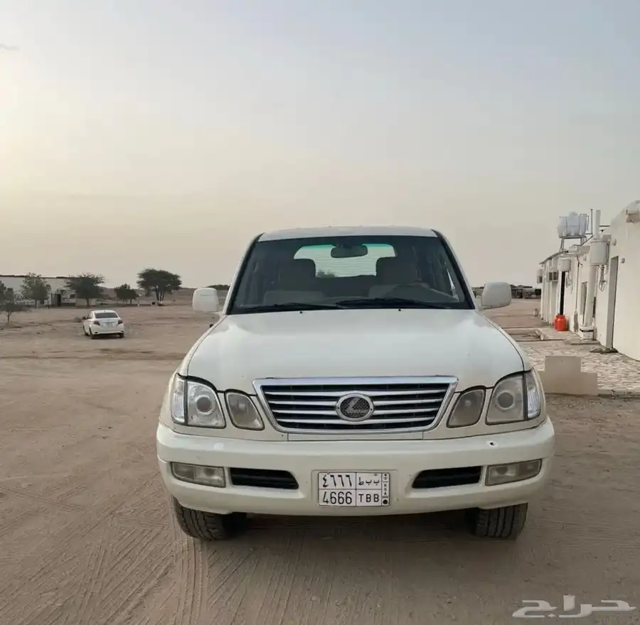 لكزس LX 2002 أمريكي للبيع على السوم   مع لوحة شبه مميزة 0
