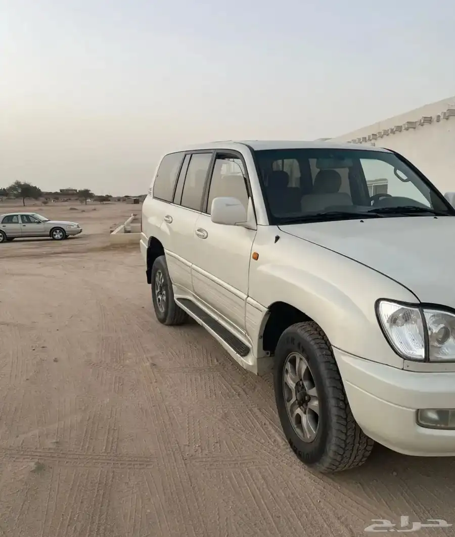 لكزس LX 2002 أمريكي للبيع على السوم   مع لوحة شبه مميزة 4