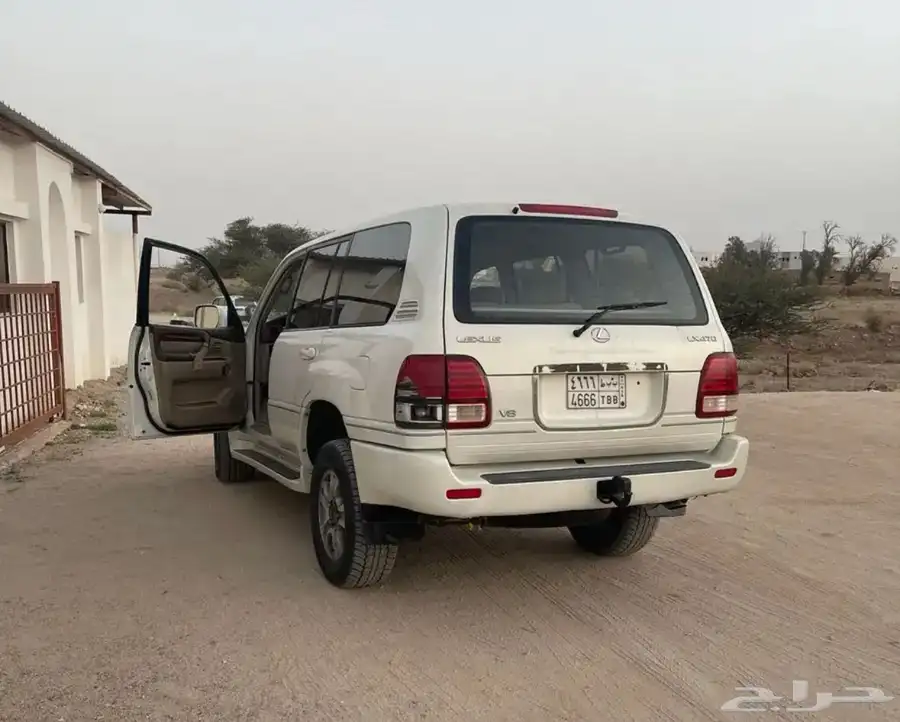 لكزس LX 2002 أمريكي للبيع على السوم   مع لوحة شبه مميزة 1