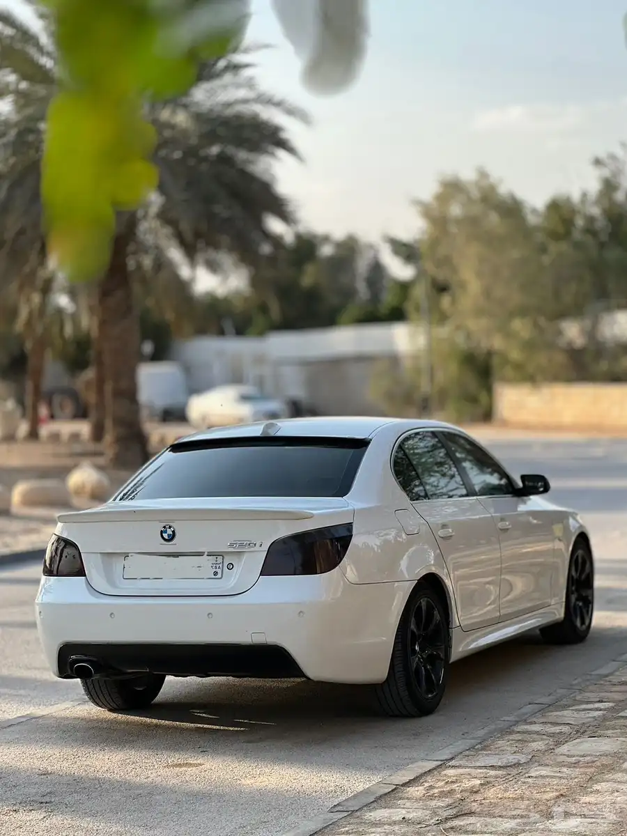 بي ام دبليو 520i 2010 (( بحالة ممتازة )) 1