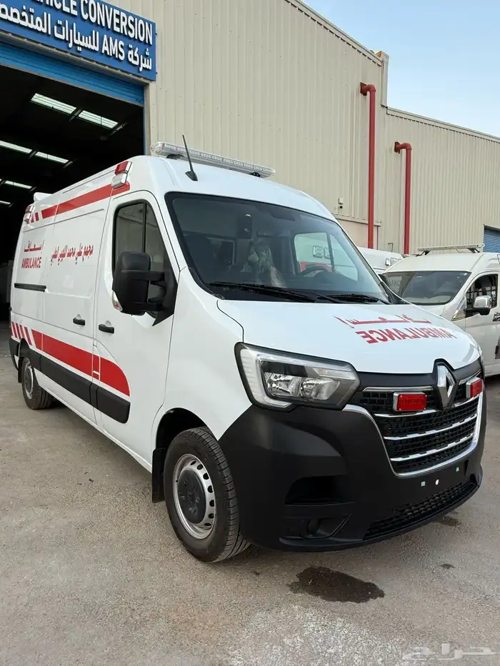 سياره اسعاف رينو ماستر2025 3