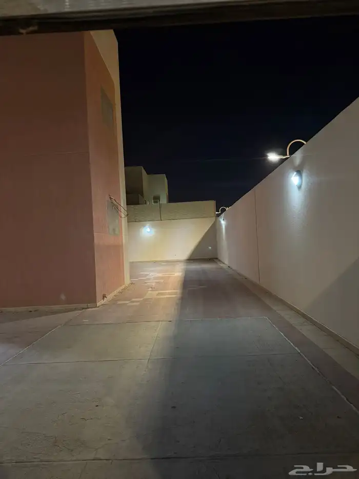 فيلا للبيع كاش فقط 1