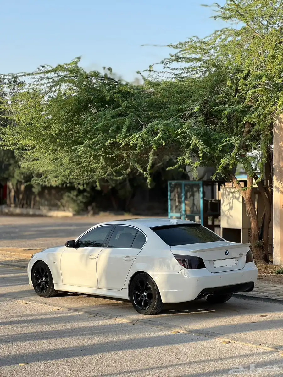 بي ام دبليو 520i 2010 (( بحالة ممتازة )) 2
