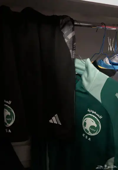 المنتخب السعودي اطقم تمارين 24-25 1