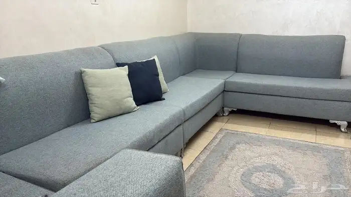كنب بحاله ممتازه جديد السعر 800 قابل للتفاوض 0